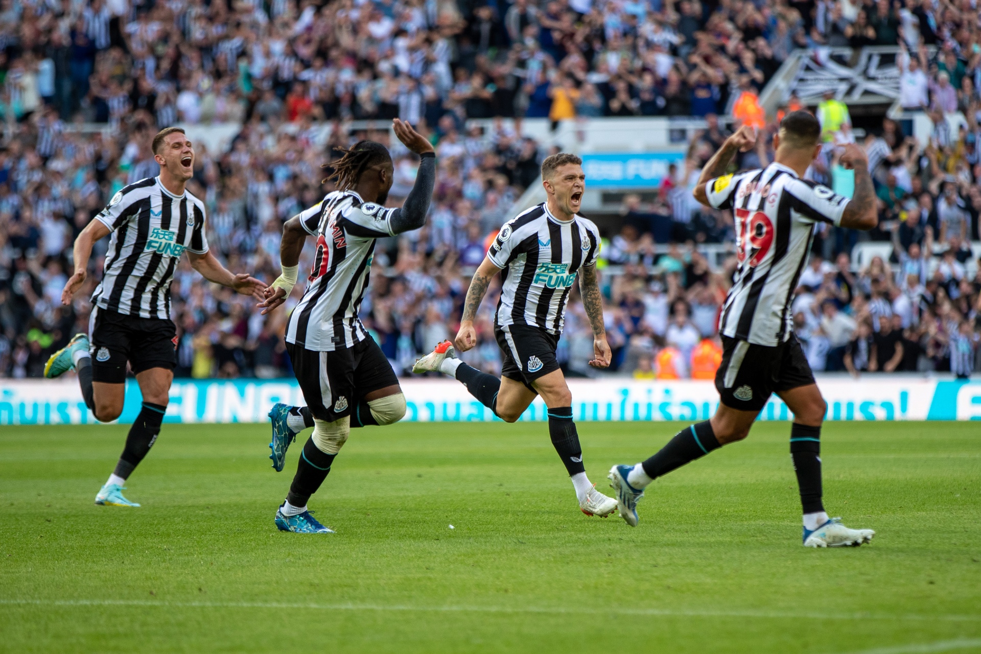 Official Newcastle United Match Breaks