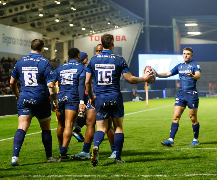 Sale Sharks celebrating a try.