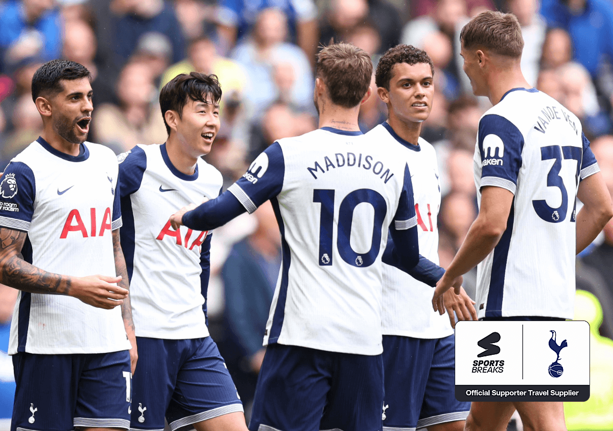 Tottenham Hotspur players celebrating a goal.
